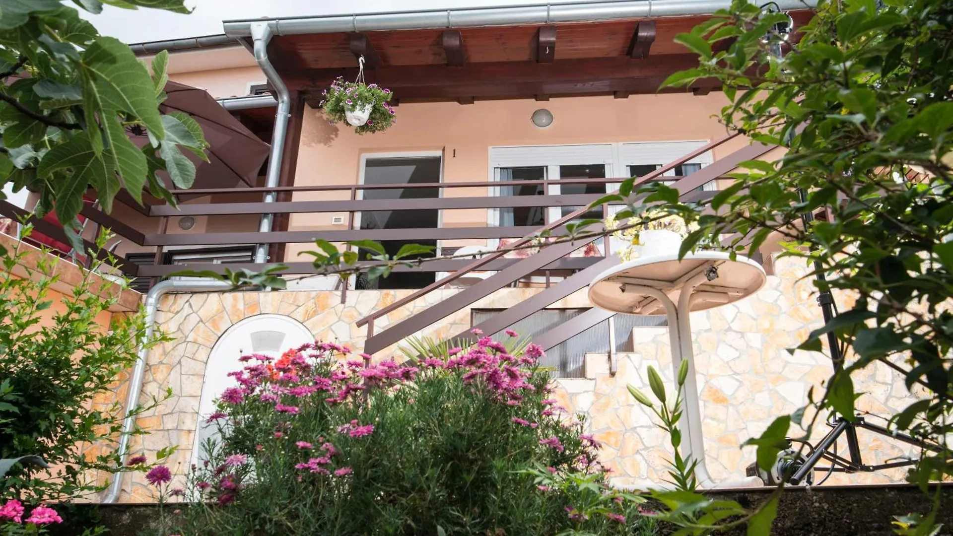 Apartment Alba Medveja