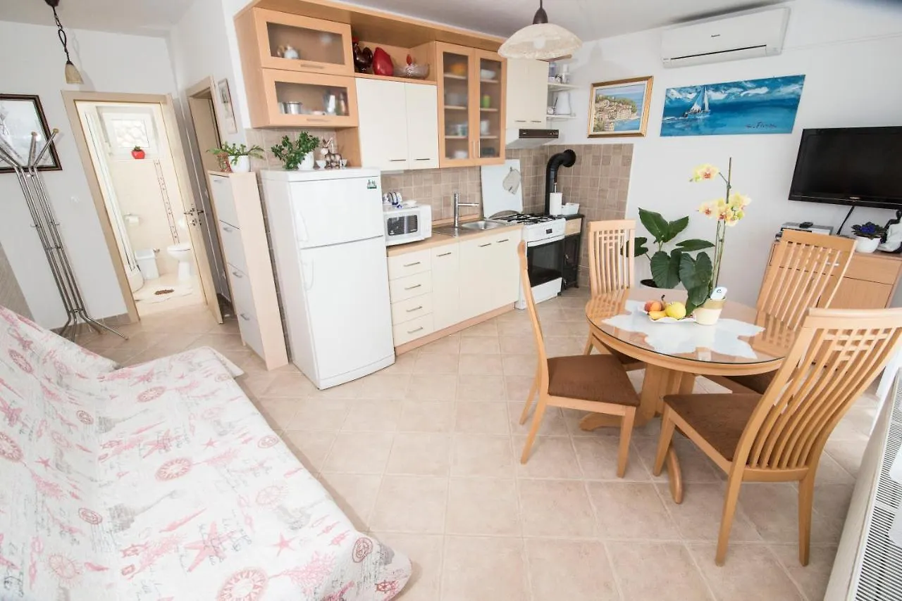 Apartment Alba Medveja